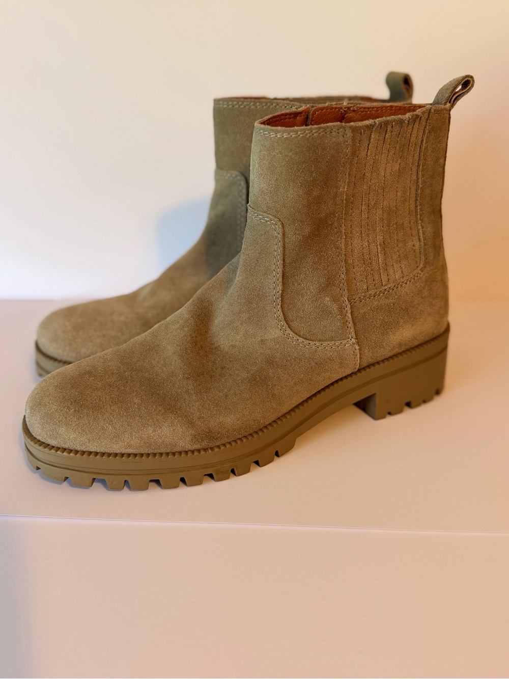 2/$40 Lucky Brand hazyl Chelsea ankle Boot in Camel Tan 6.5/37 - Picture 8 of 9